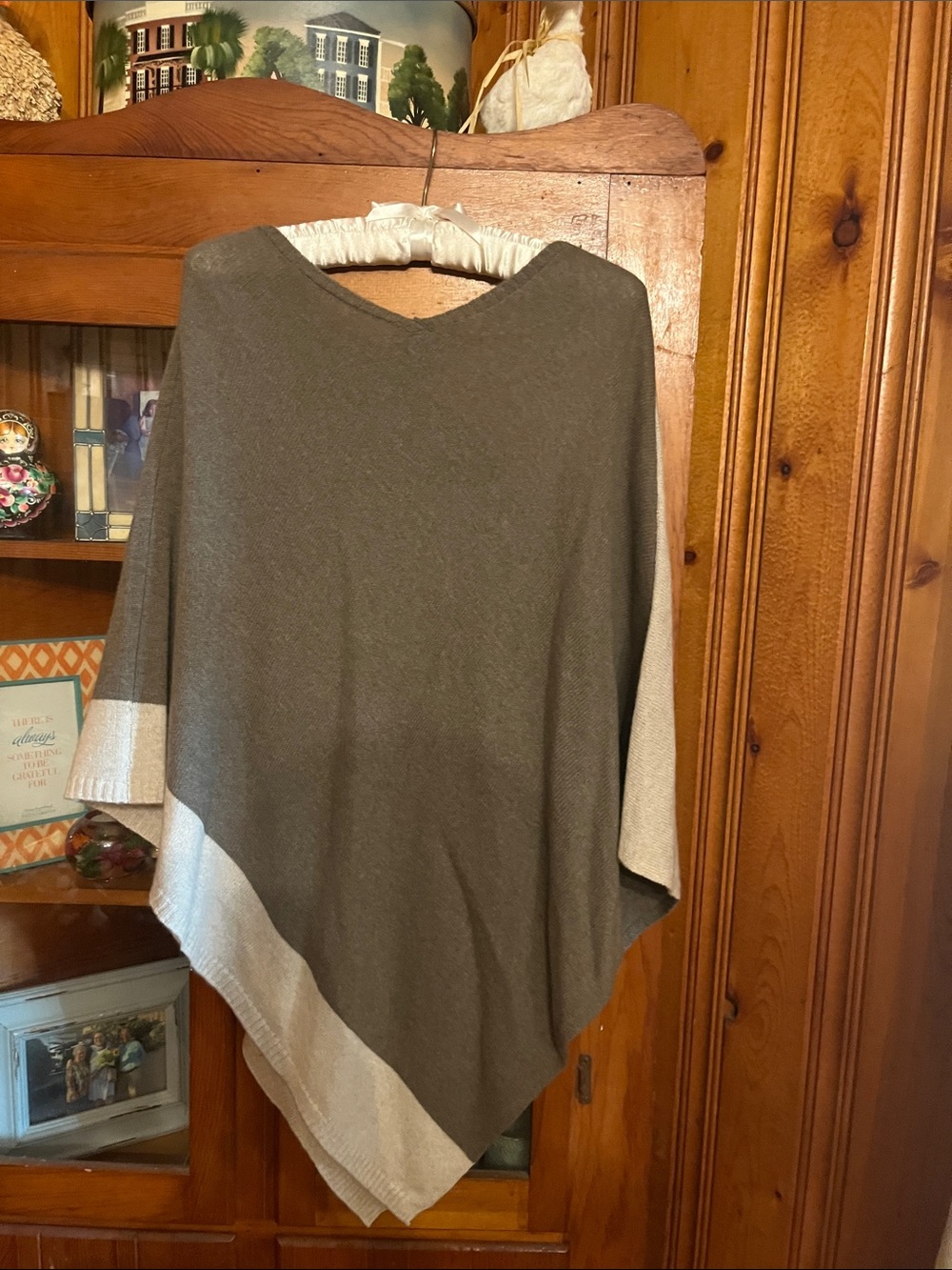 BERYLL CASHMERE PONCHO OSFM - Picture 2 of 4